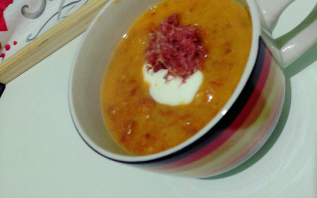 Caldo de abóbora com carne seca