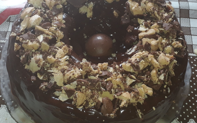 Bolo festa com bombom