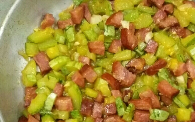 Abobrinha refogada com bacon