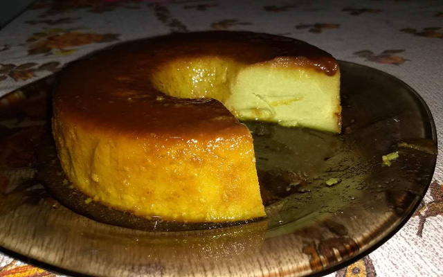 Pudim de pão com agrião