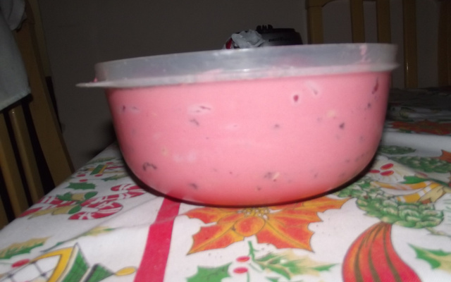 Pavê de morango e chocolates com bolacha passatempo