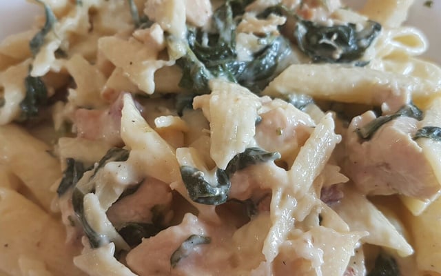 Penne ao molho alfredo
