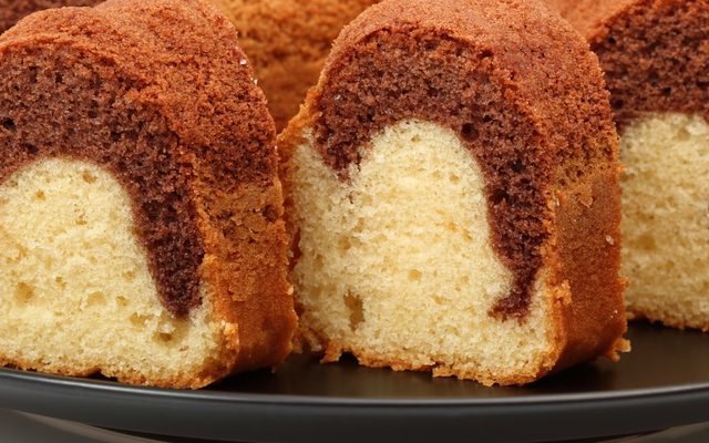 Bolo mesclado de chocolate