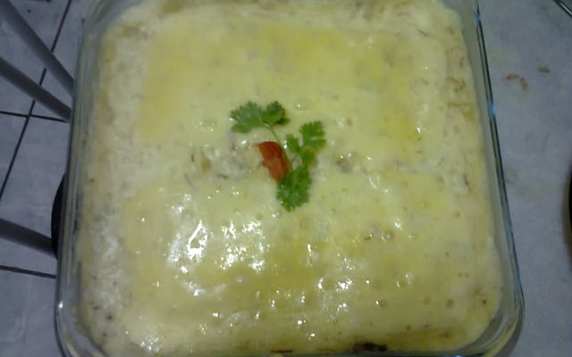 Escondidinho de macaxeira com carne  de sol