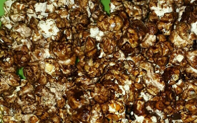 Pipoca com chocolate