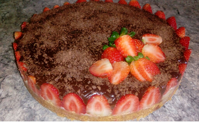 Torta de chocolate e morango