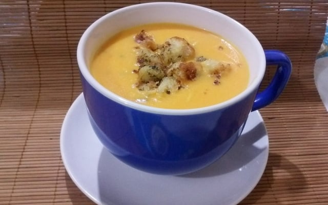 Creme de cenoura com frango