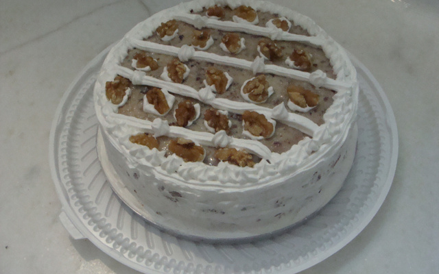 Bolo de Nozes Recheado