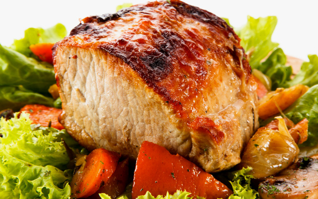 Pernil assado com batatas
