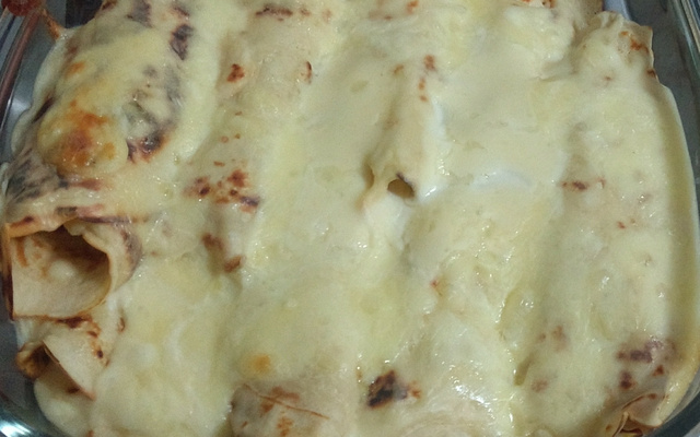 Panqueca com molho branco