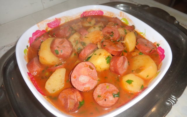 Linguiça calabresa com batata