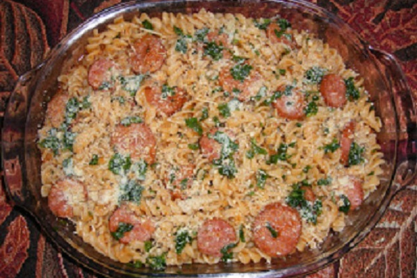 Macarrão parafuso ao molho de calabresa