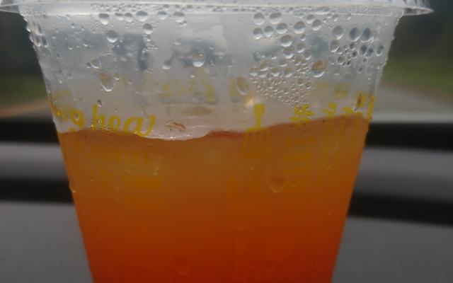 Chá mate gelado com pêssego