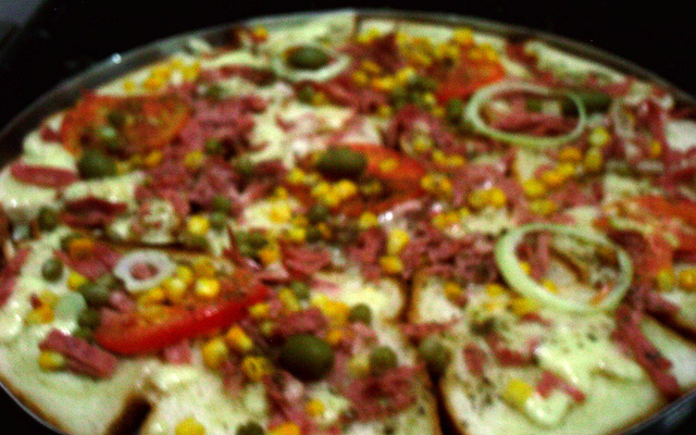 Pizza de pão fatiado