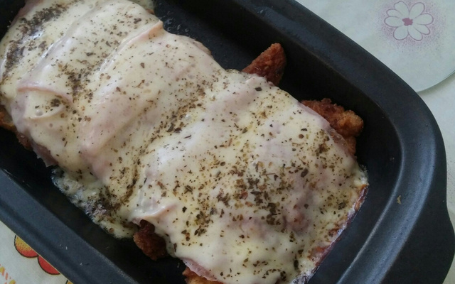 Empanado de frango à Parmegiana