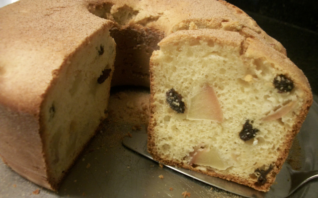 Bolo de maçã com passas