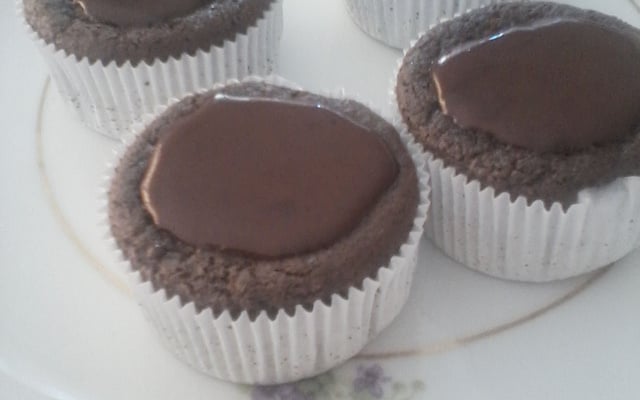 Bolo de alfarroba e amêndoas