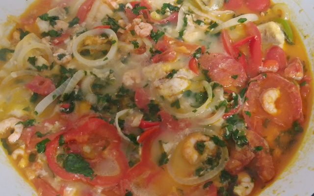 Moqueca de peixe e camarão