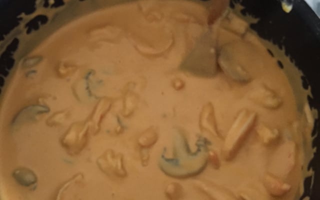 Estrogonofe de camarão ao cheddar