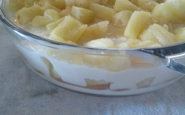 Pavê fácil de leite Ninho e abacaxi
