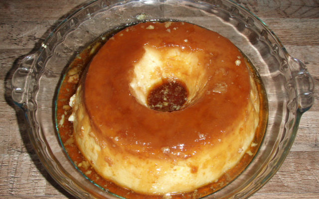 Pudim de leite com baunilha