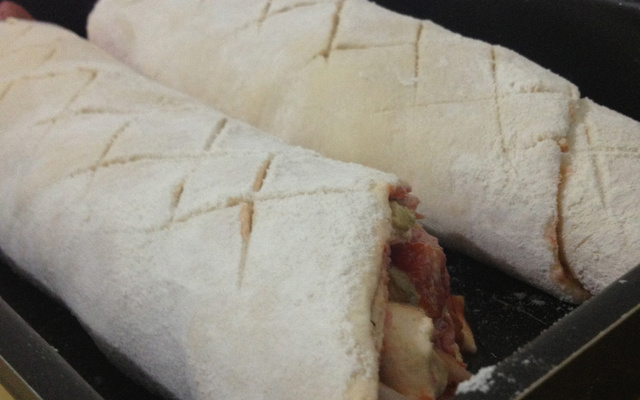 Pão fermentado recheado do Vitor