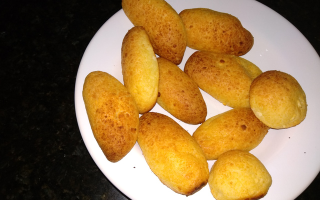 Pão de queijo empanado