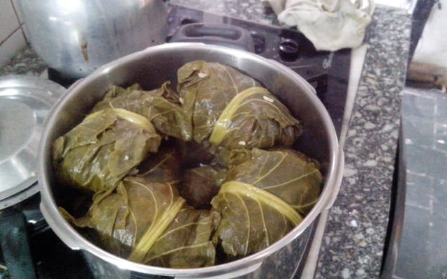 Charuto de couve na panela de pressão