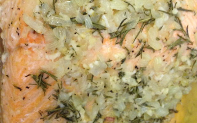 Salmão ao forno com laranja