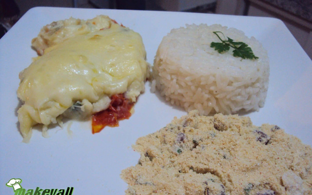 Filé de panga com purê de batata