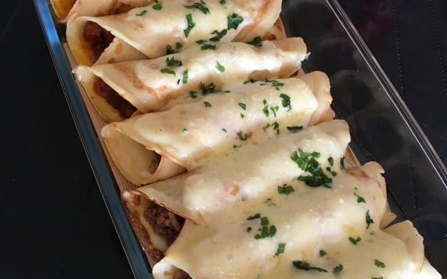 Panqueca fofinha de carne moída e requeijão