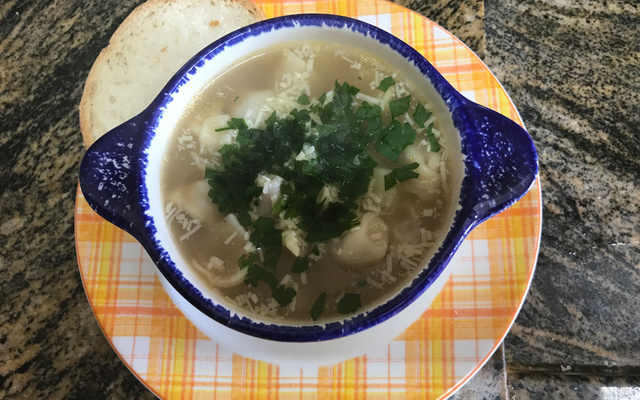 Sopa de agnolini da Vó Ida