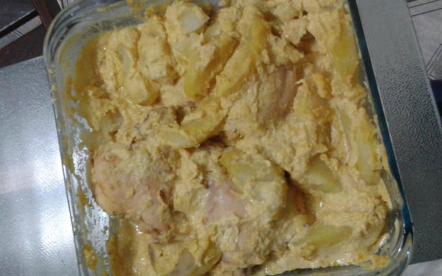 Coxa com sobrecoxa ao creme de milho