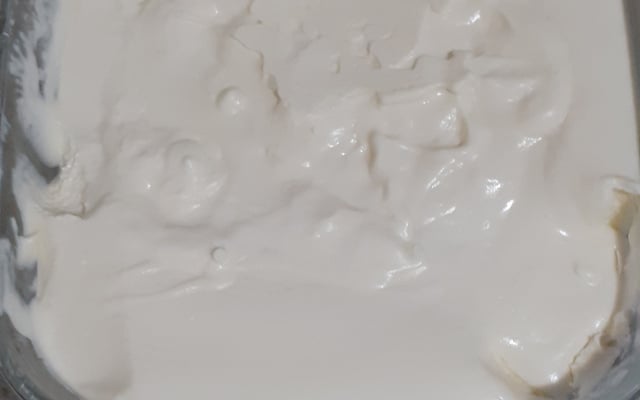 Sorvete rápido com 2 ingredientes (de baunilha)