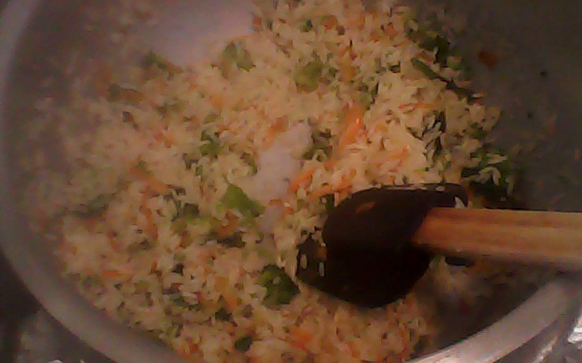Arroz refogado com brócolis