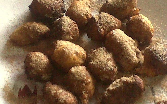 Bolinho de frigideira de banana e aveia