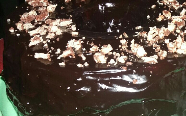 Calda leve de chocolate para bolo