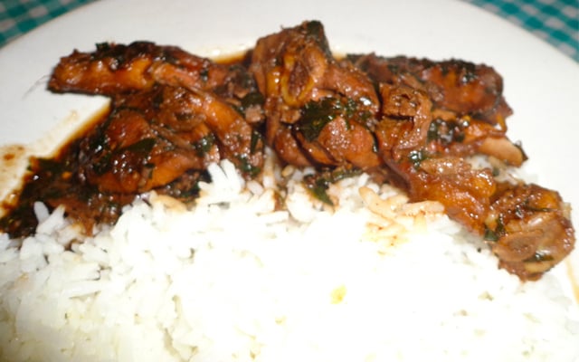 Frango com shoyu e gengibre