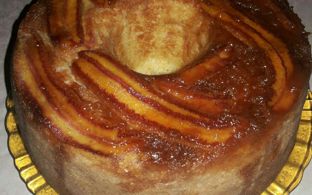 Bolo de banana caramelizada sensacional