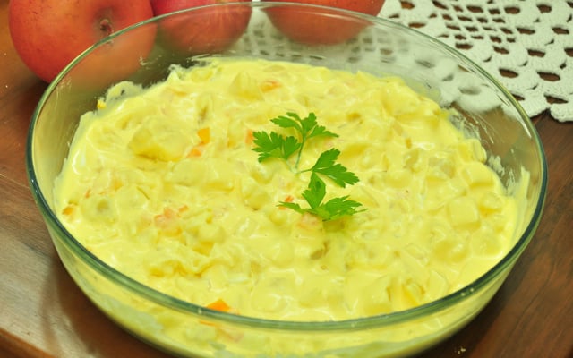 Salada de batata cremosa