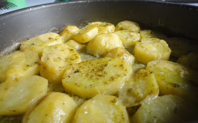 Batata de forno com leite de coco