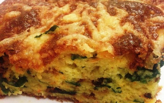 Torta de fubá com espinafre