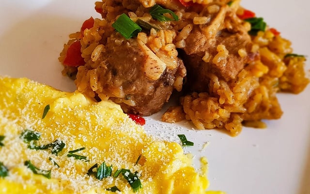 Arroz cremoso com costelinha suína