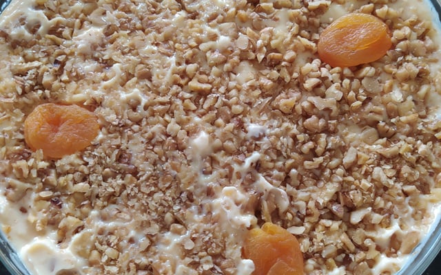 Pavê de damasco e nozes