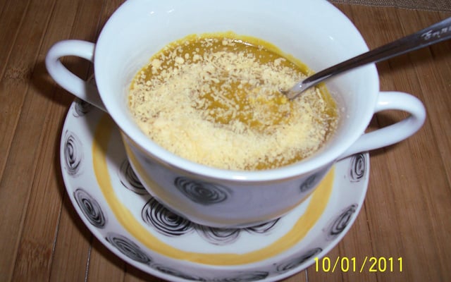 Sopa purê de abóbora cabotiá