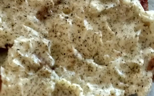 Filé de frango ao catupiry e orégano