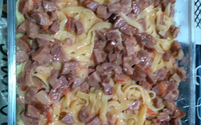 Macarrão com calabresa e requeijão - rapidinha