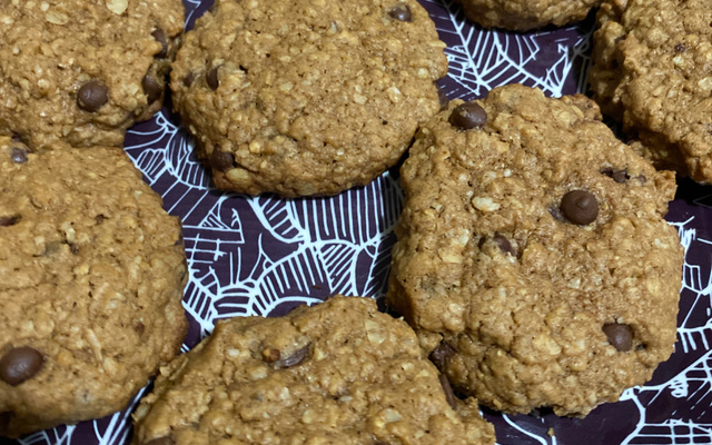 Cookies de aveia com chocolate