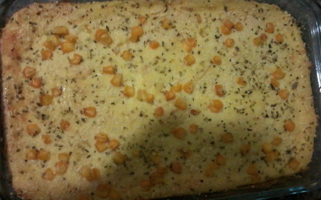 Batata assada ao creme de milho com queijo