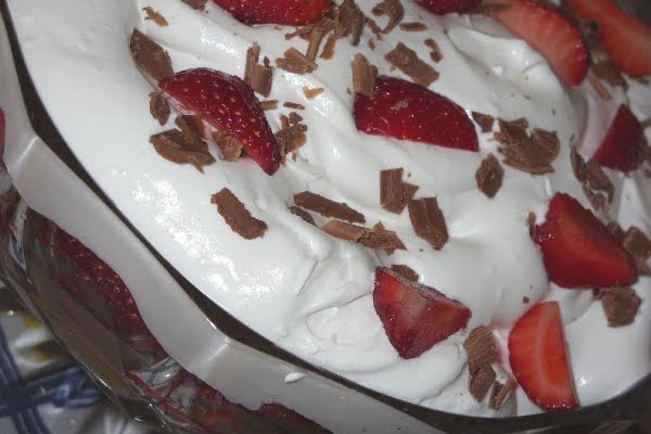 Mousse de chocolate com morango